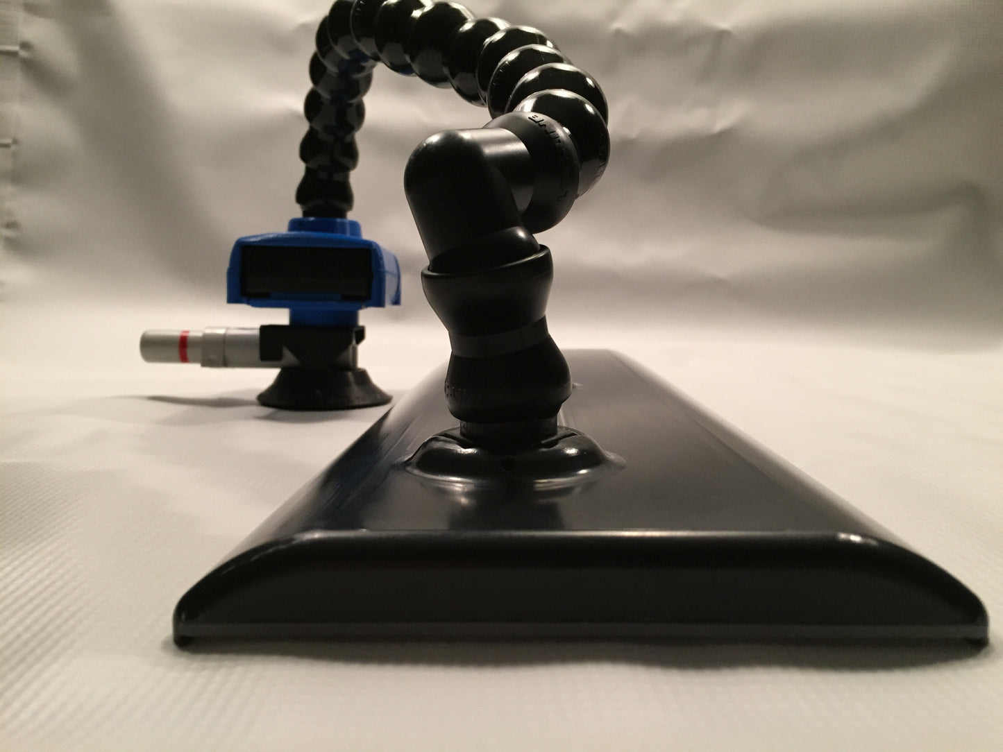 18 inch CWC Stuckey Cordless PDR LED Light. Battery and Charger Included. 3 LED strip configuration (Cool, Warm, Cool)